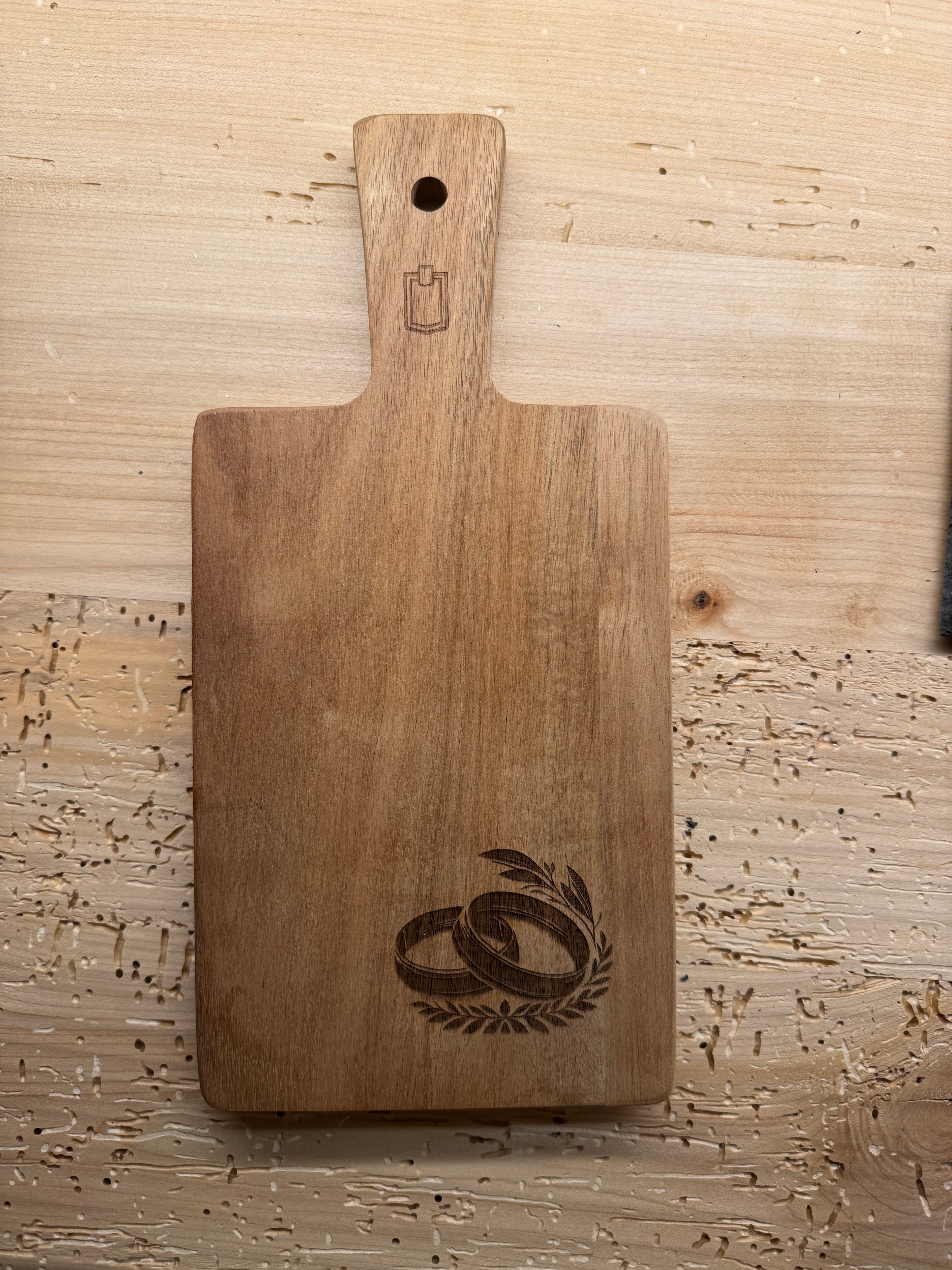 Servierbrett Akazie mit Gravur 14 x 29 x 1,5