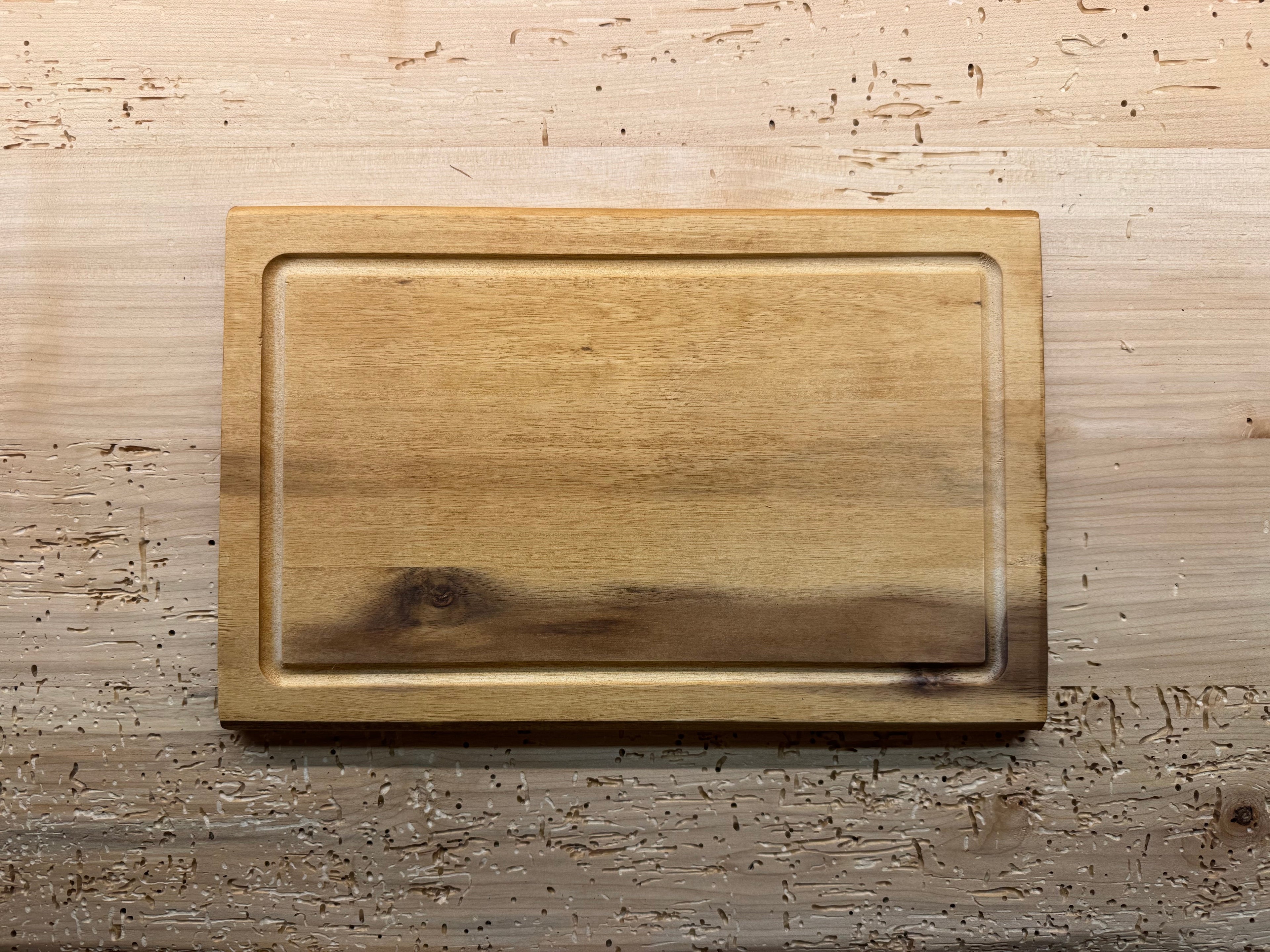 Schneidebrett Akazie mit Gravur 32 x 21 x 1,5